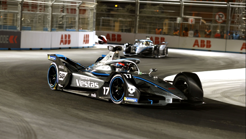 Image del Video: Doblete de Mercedes en la primera carrera del ePrix de Diriya