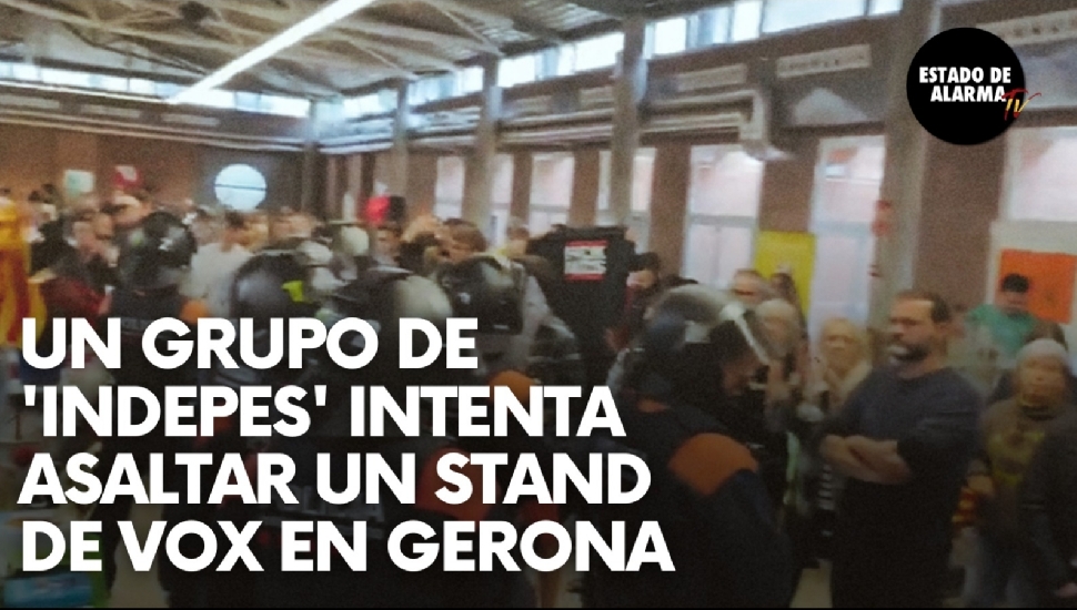 Image del Video: Un grupo de 'indepes' intenta asaltar un stand de Vox en Gerona